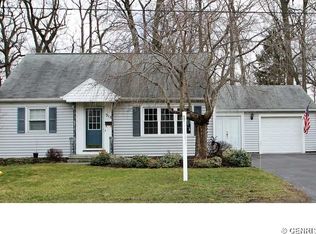 310 Roosevelt Rd, East Rochester, NY 14445