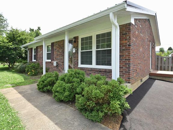 3rd image of 638 Silverleaf Dr