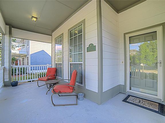 3rd image of 1420 Augusta Dr