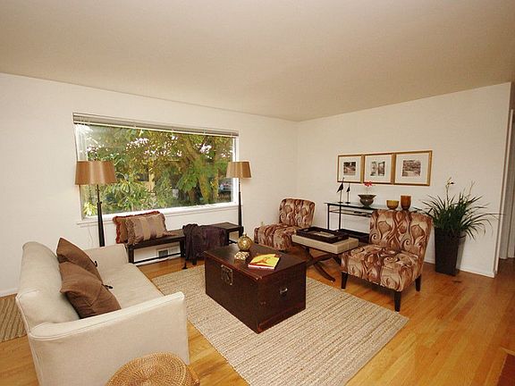 3rd image of 1222 NE 180th St