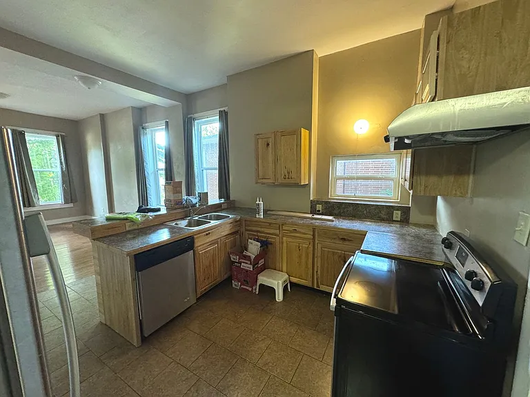 337 N Ellis St — Photo 9