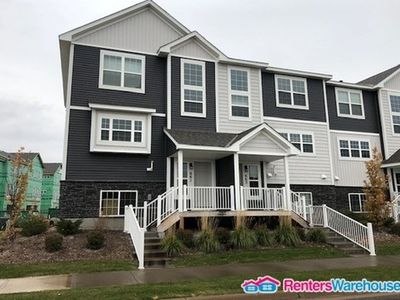 661 Village Dr, Lino Lakes, MN, 55014