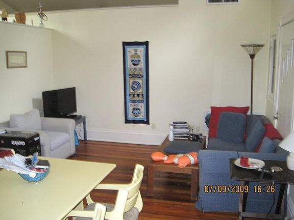 Living/dining area