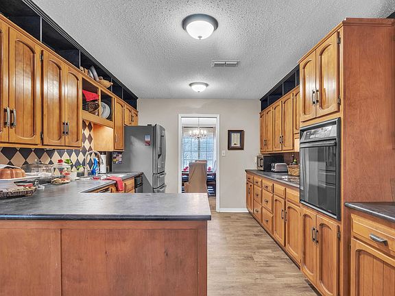 3rd image of 510 Bunker Hill Rd