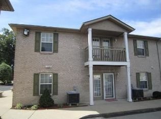 122 Colonial Club Dr, New Albany, IN 47150