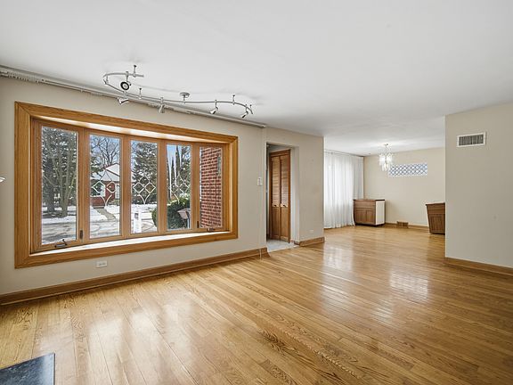 5th image of 7525 Karlov Ave