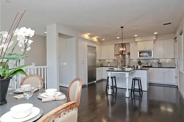 401 Derby Ave — Photo 5