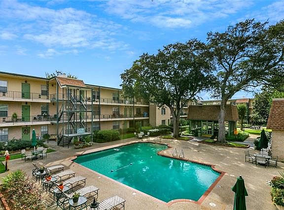 3rd image of 2720 Whitney Pl APT 408