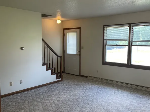 1315 4th St W, Menomonie, WI 54751