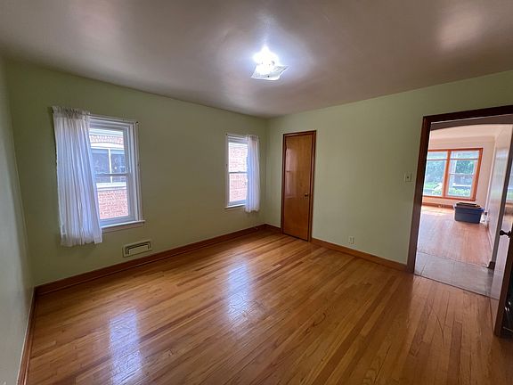 3rd image of 11408 S Central Park Ave