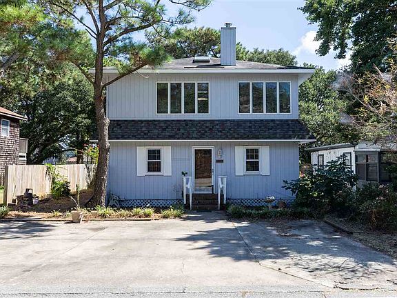 3rd image of 1101 W Sportsman Dr