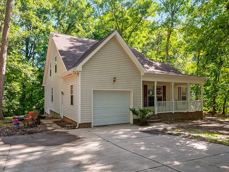 305 Dearing Dr — Photo 7