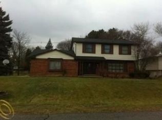 6674 Tamerlane Dr, West Bloomfield, MI 48322