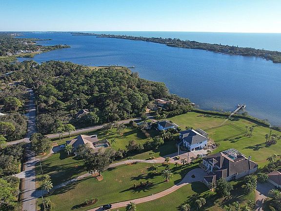 3rd image of 1760 Bayshore Dr