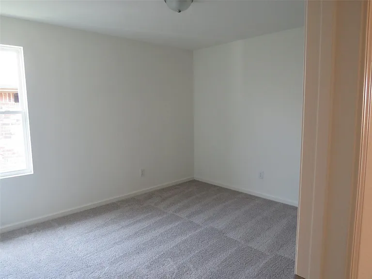 611 Delaware Ave — Photo 15