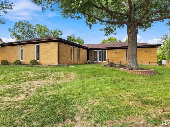 5005 Snowberry St, Imperial, MO 63052