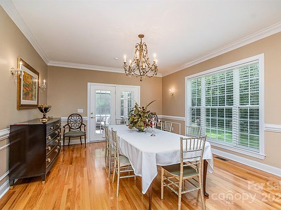 5th image of 223 Ferncliff Dr
