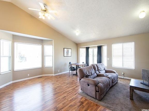 3rd image of 6421 S Laurel Canyon Dr