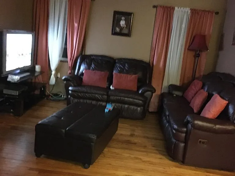 518 E Crawford St — Photo 5