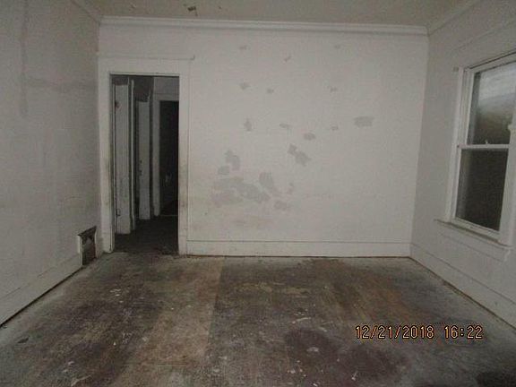 5th image of 2538 N 37th St #2540