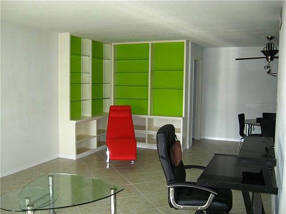 5th image of 252 Shadow Mountain Dr APT C5