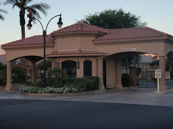 3rd image of 45373 Shaugnessy Dr