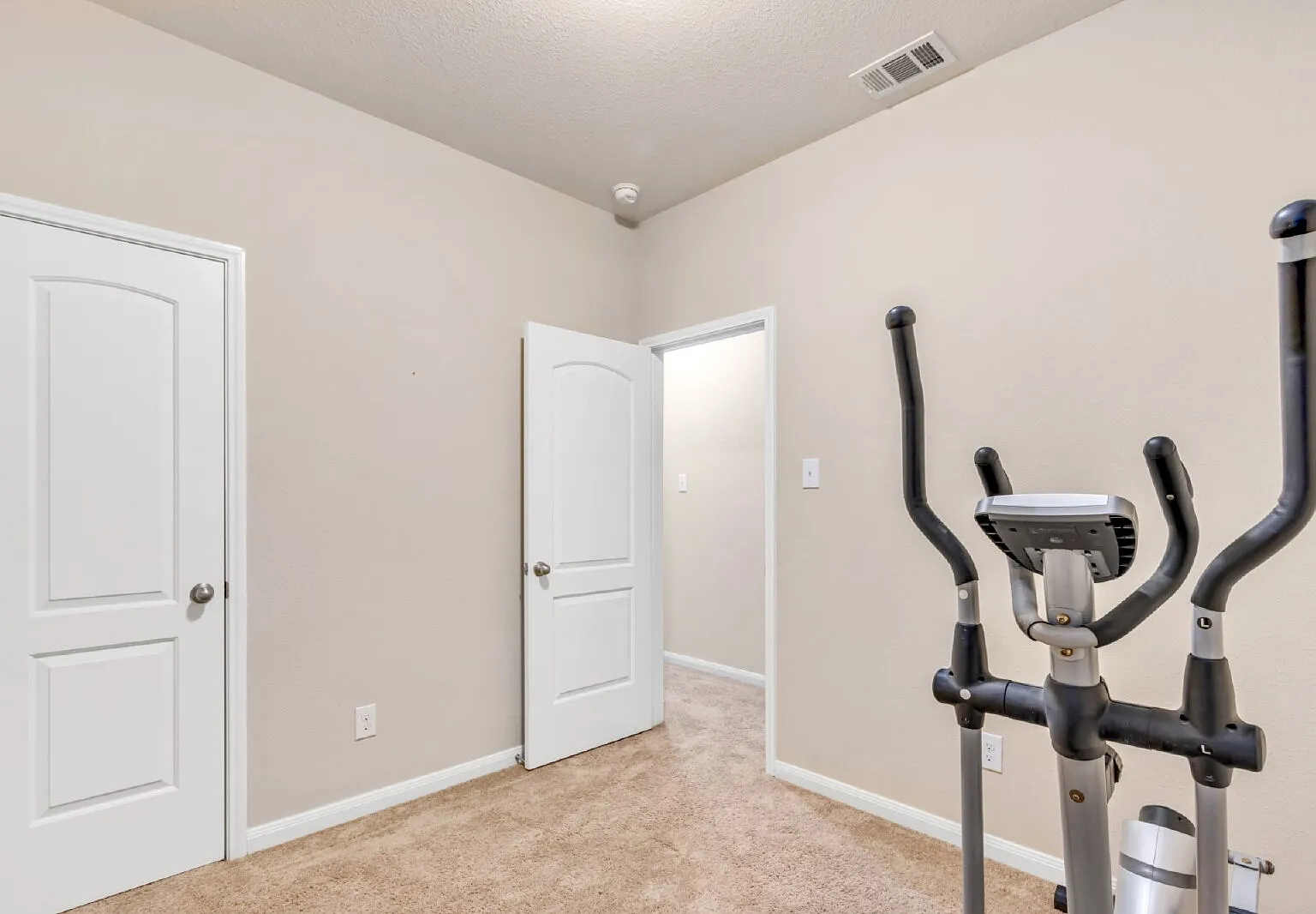 3 bed, 2.0 bath, 1658 sqft, $1,800 — Photo 4