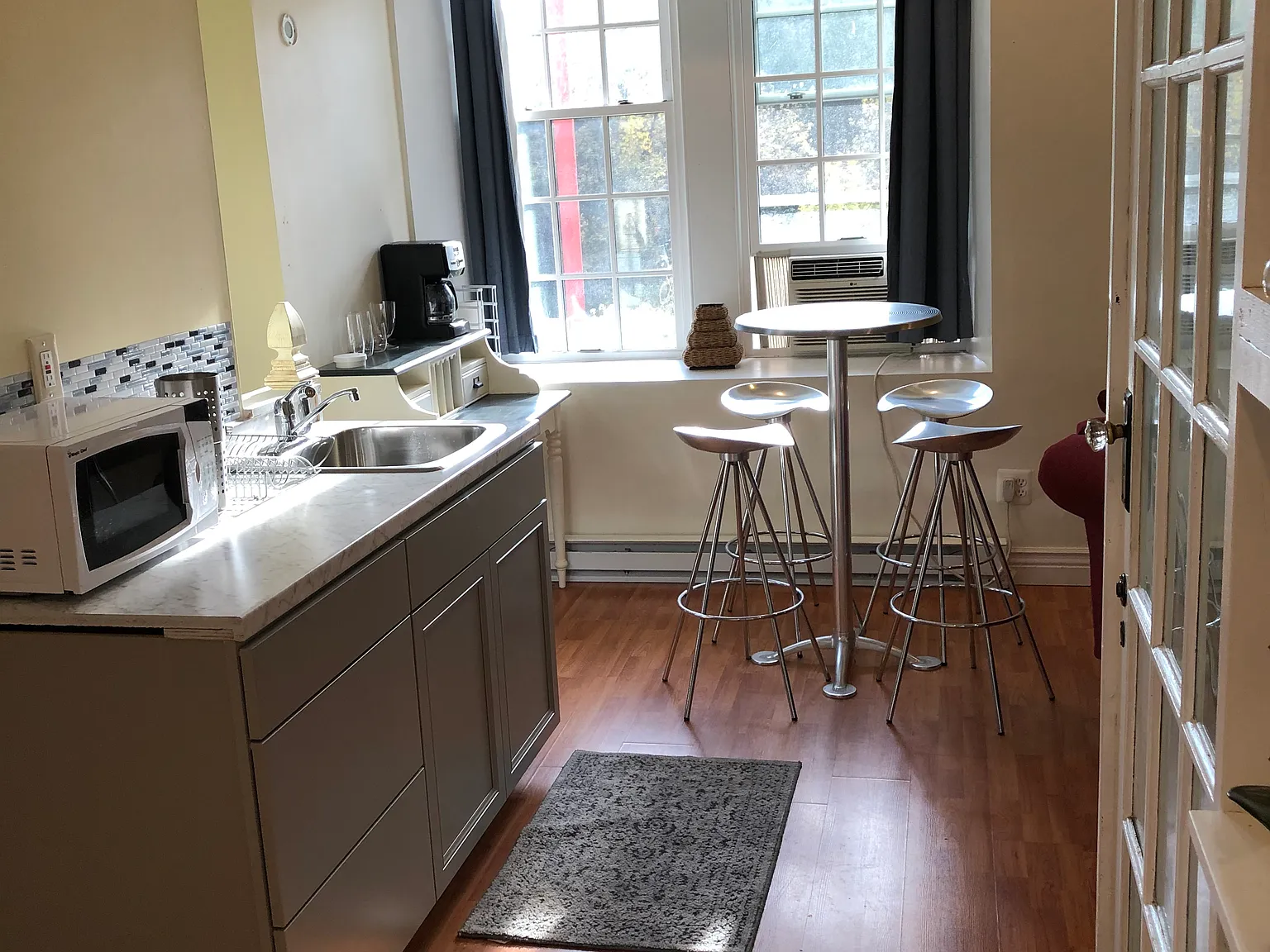 Studio, 400 sqft, $1,295 — Photo 3