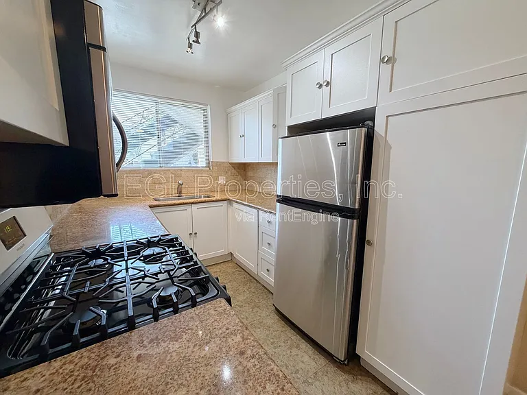 1168 N Curson Ave #2 — Photo 5
