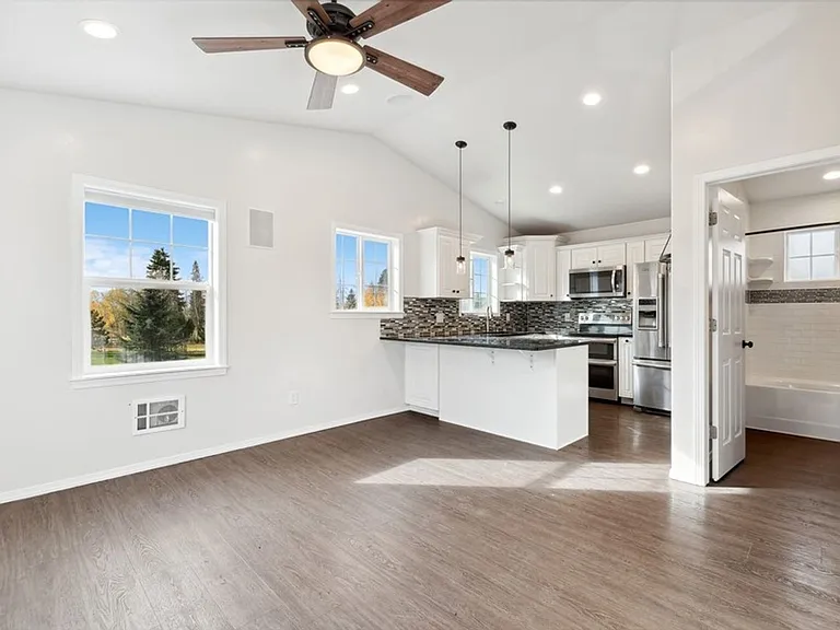 265B Texas Ave — Photo 3