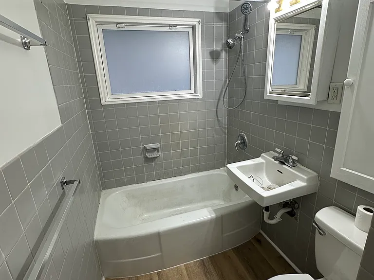 1007 E Michigan Ave — Photo 8