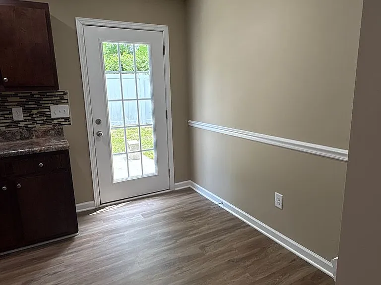 517 Weaver St #5 — Photo 9