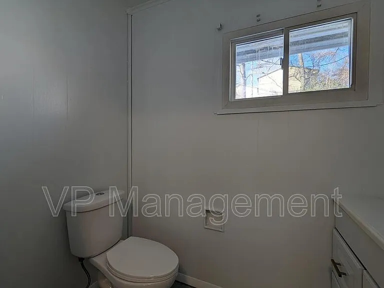 1536 Spring St — Photo 5