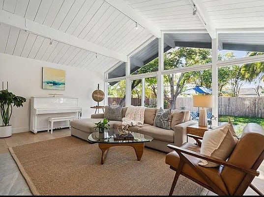 2nd image of 272 Blackstone Dr