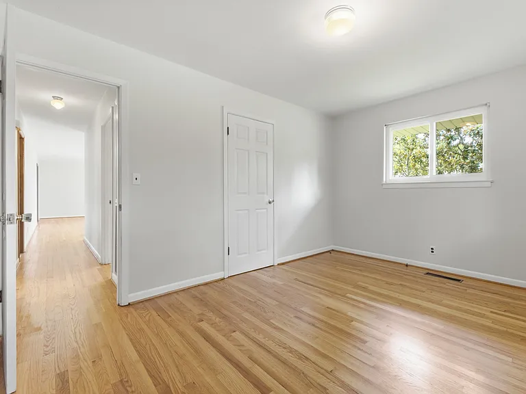 4727 Briarwood Dr — Photo 15