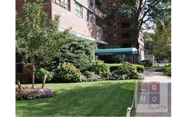Rented by LoHo Realty | media 5