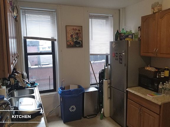 4th image of 205 E 124th St APT 3D
