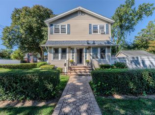 197 S 4th Street, Lindenhurst, NY 11757