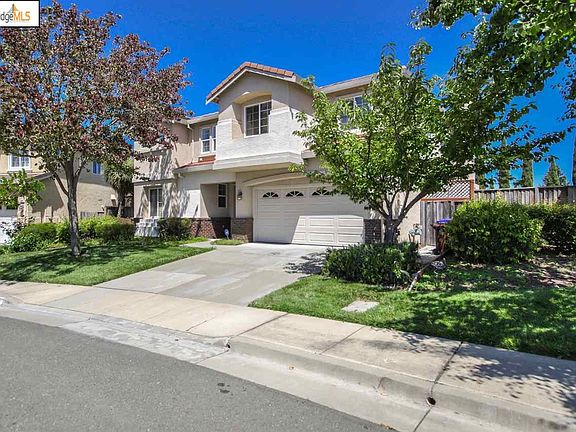 2nd image of 828 Sunny Glen Ct