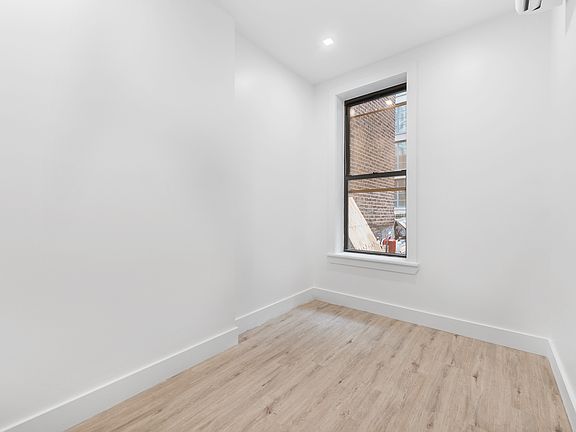 5th image of 228 Livingston St #1