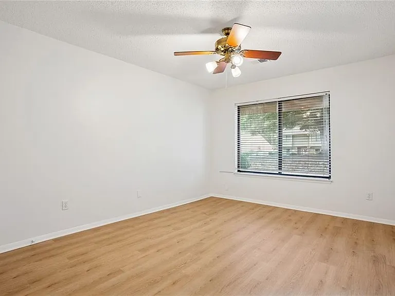 2035 Powers Ferry Trce SE — Photo 17