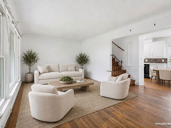 5th image of 36460 Aurora Rd