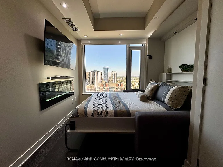 11 Yorkville Ave #2114 — Photo 10