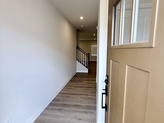 3rd image of 1338 Crescent Ridge Dr