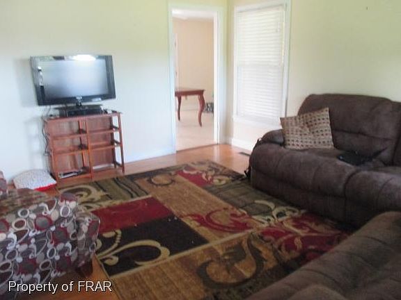 3rd image of 111 Hunter Dr