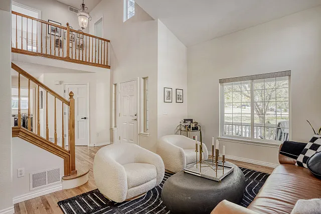 2497 Lexington St — Photo 4