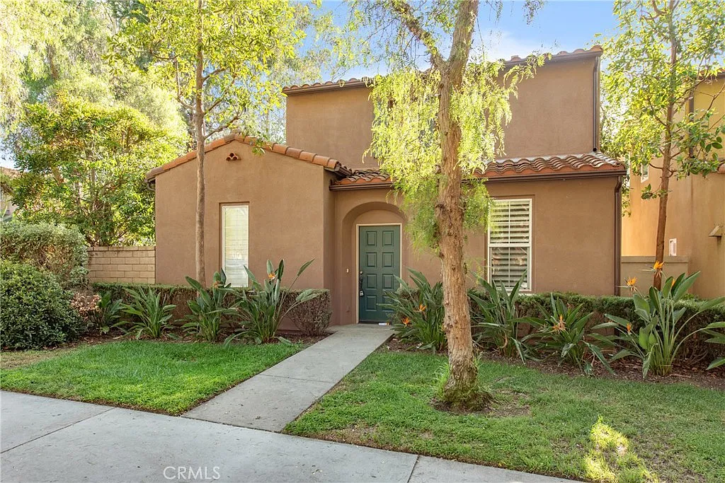 3 bed, 2.5 bath, 1534 sqft, $4,650 — Photo 1