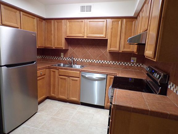 2nd image of 2901 Sunflower Cir E