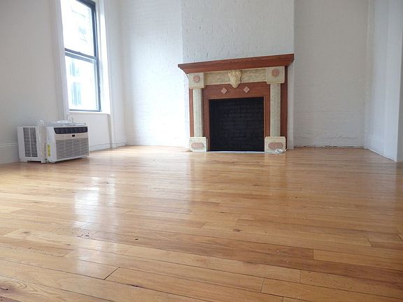 4th image of 501 W 40th St #4W