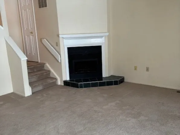 24969 Auburn Ln, Southfield, MI